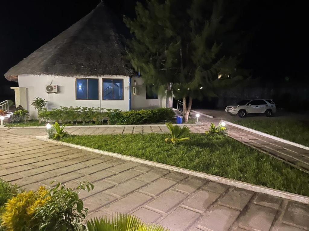 Jambo Beach Hotel Падже Екстер'єр фото