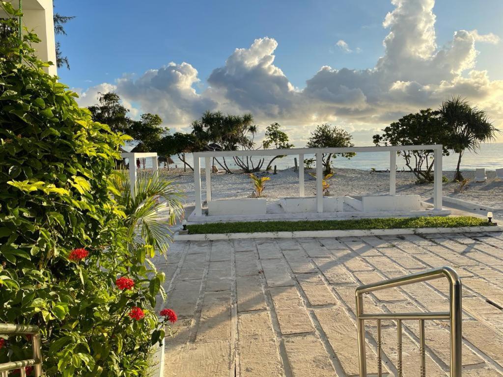 Jambo Beach Hotel Падже Екстер'єр фото