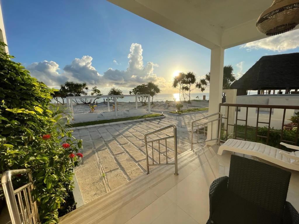 Jambo Beach Hotel Падже Екстер'єр фото