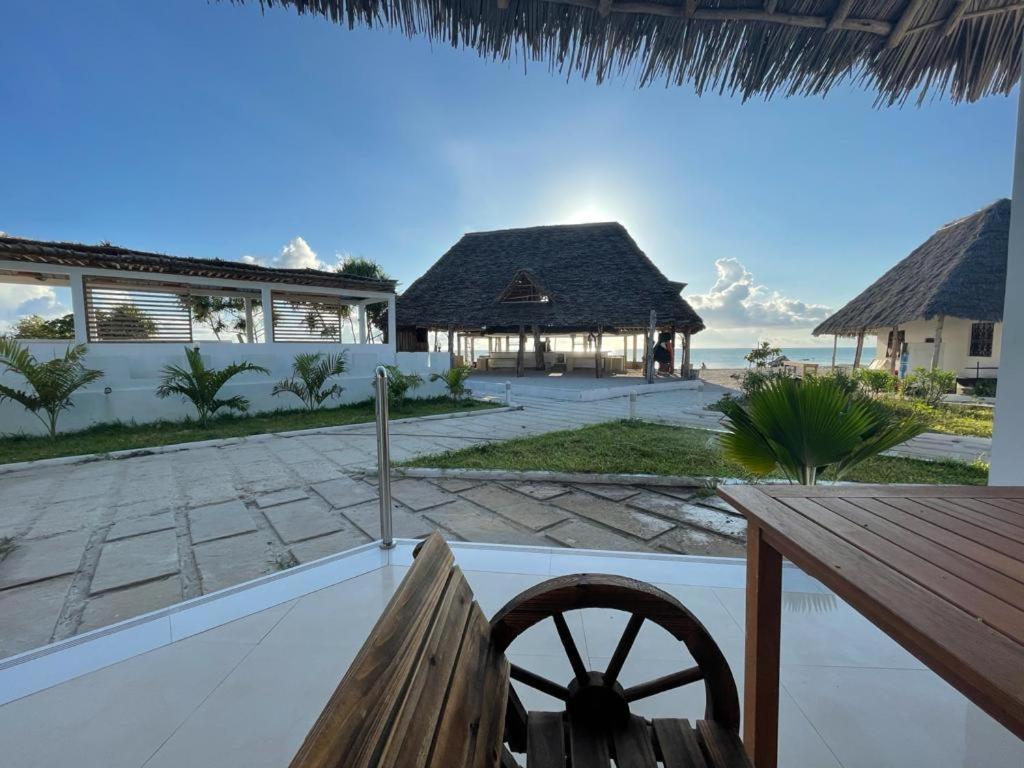 Jambo Beach Hotel Падже Екстер'єр фото
