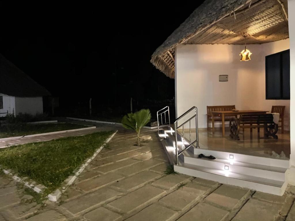 Jambo Beach Hotel Падже Екстер'єр фото