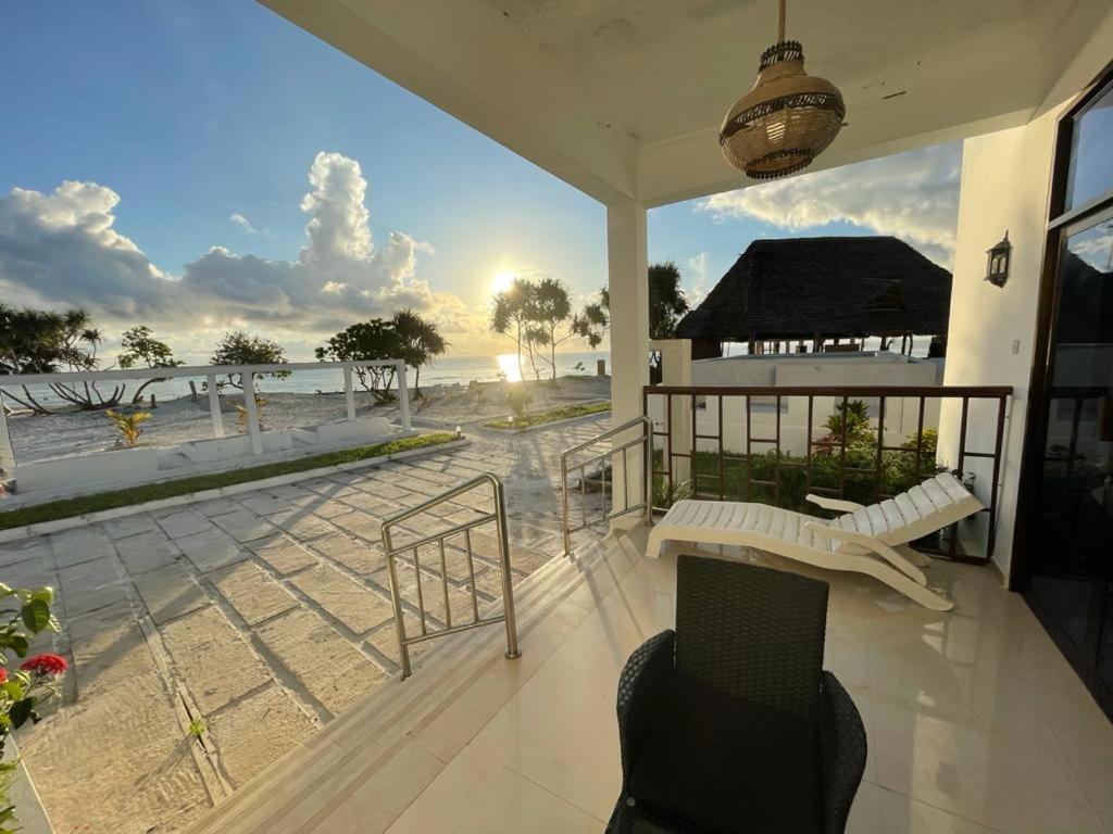 Jambo Beach Hotel Падже Екстер'єр фото
